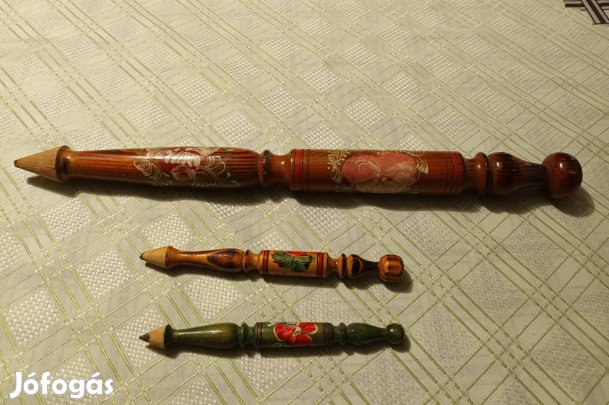 Festett, faragott ceruzák