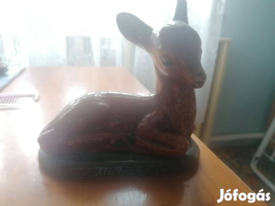 Festett, mázas őz figura