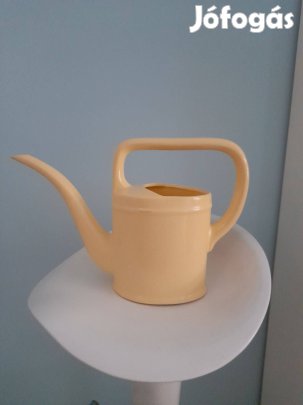 Festett agyag locsolókanna