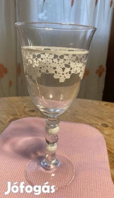 Festett díszes borospohár