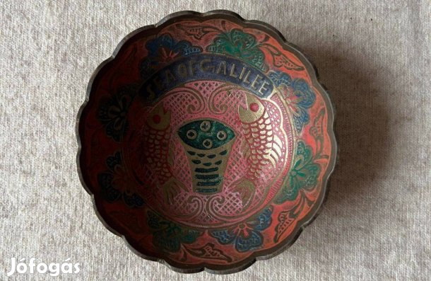 Festett és vésett réz tálka Izraelből