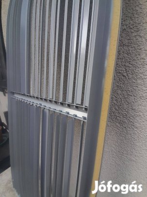 Festett fém lamellás szellőző rácsok