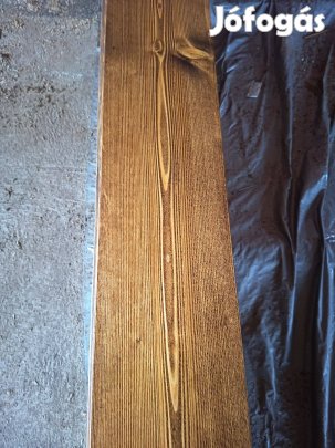 Festett gyalult deszka