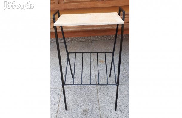 Festett vas szerkezetes előszoba asztal , retro lerakó asztal