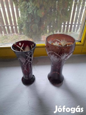 Festett vésett üvegvázák