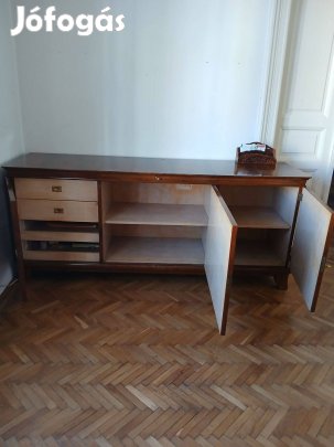 Festmények, Bútorok költözés miatt áron alul eladóak!