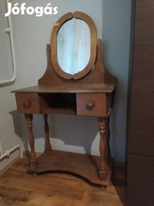 Fésülködő asztal