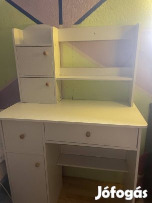 Fésülködő asztal