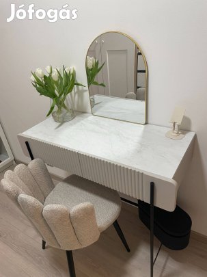 Fésülködő asztal