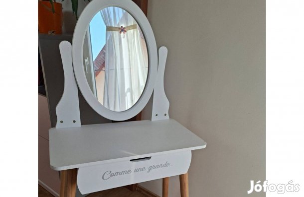 Fésülködő asztal gyerekeknek