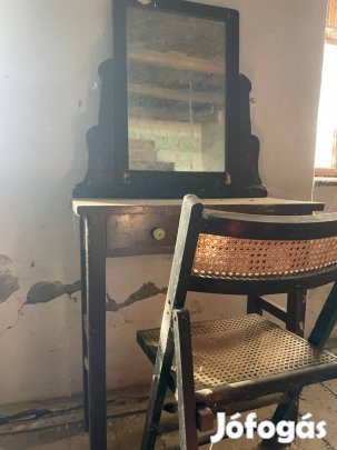 Fesulködö asztal szék