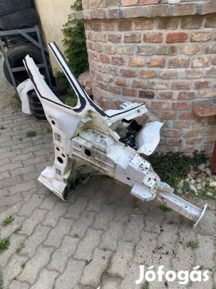 Fiat 500L 500 L negyedek hátfal nyúlvány