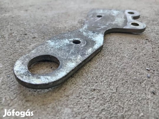 Fiat DUCATO Citroen JUMPER Peugeot BOXER 06- Motorkiemelő fül vas 6401