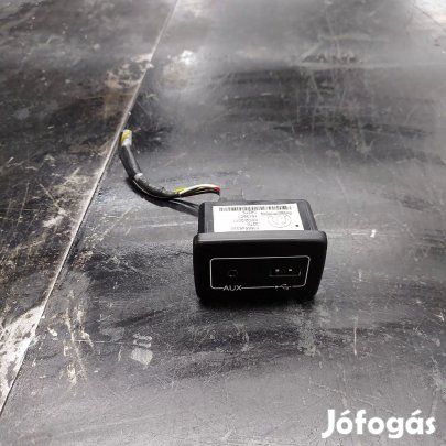 Fiat DUCATO Citroen JUMPER Peugeot BOXER 14- Usb Aux csatlakozó 2207