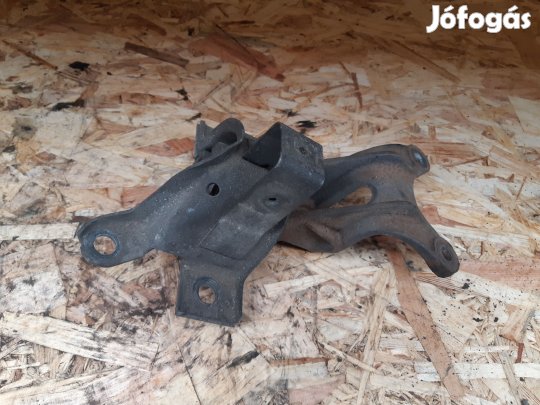 Fiat Doblo Jobb Motortartó Bak