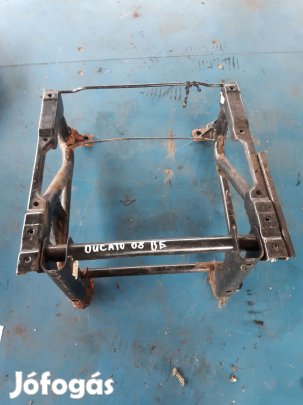 Fiat Ducato III 06-14 Bal Első Ülés Tartó Bak