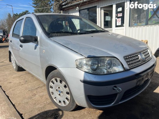 Fiat Punto II (2007) 1.3JTD 188A9000 Alkatrészek #M3799