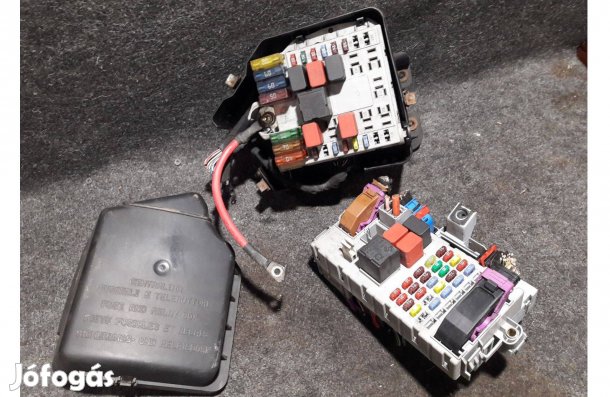 Fiat Punto II gyári külső / belső biztosíték tábla pár