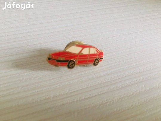 Fiat Tempra kitűző, piros bross