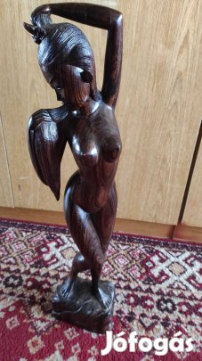 Fiatal nő akt szobor