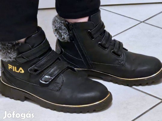 Fila bokacsizma/bakacs cipzárral, szőrmével eredeti dobozában