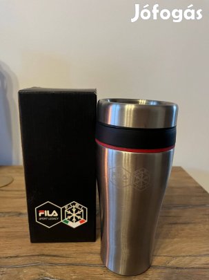 Fila kulacs dobozában