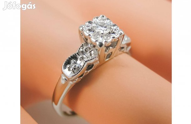 Finom eleganciájú 14K fehérarany gyémántgyűrű
