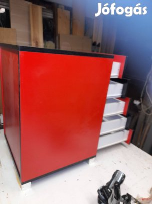 Fiókos kisszekrény komód