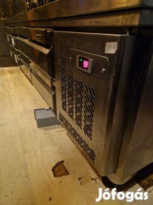 Fiókos pulthűtő