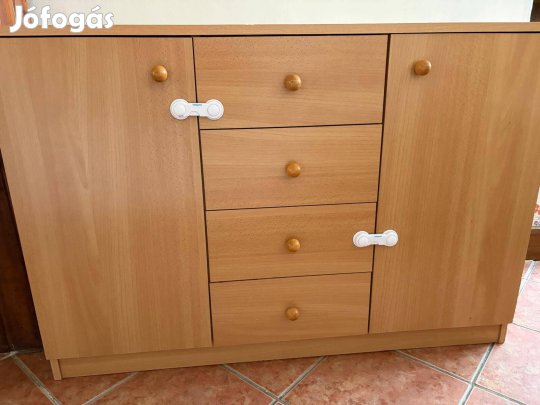 Fiókos szekrény
