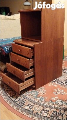 Fiókos tölgyfa komód