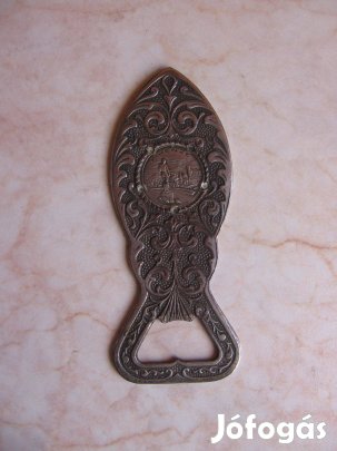 Firenze feliratú sörnyitó