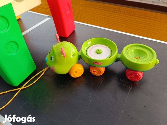 Fisher Price húzható, gurulós hernyó (zozizo)