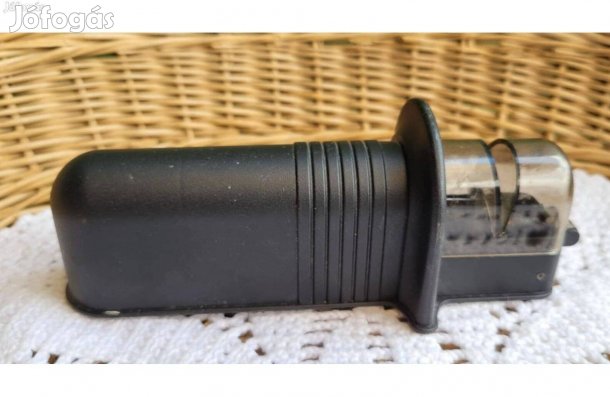 Fiskars Essential Roll-Sharp görgős kés - olló élező