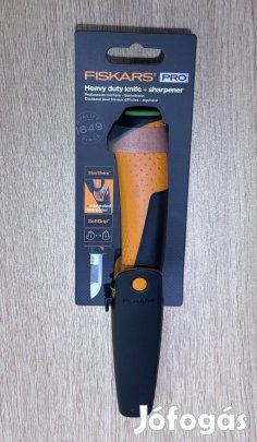 Fiskars kés épületgépészeti munkákhoz, tokba épített él