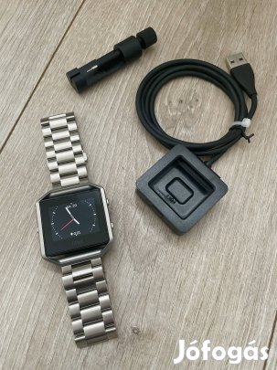 Fitbit Blaze fémszíjas okosóra töltővel Android iOS