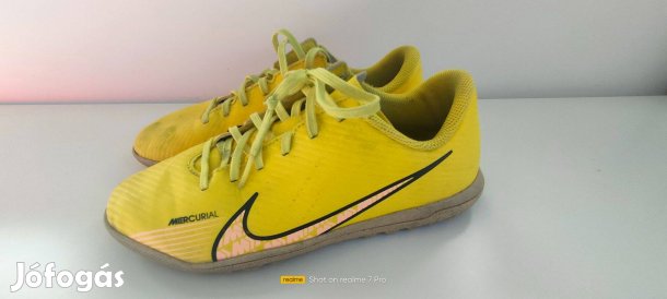 Fiú focicipő műfűre, 37,5 méret