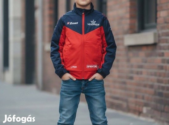 Fiú melegítő felső 78 évesre puha, meleg, praktikus, jó állapotban