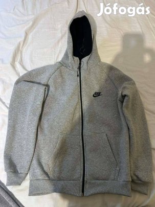 Fiú melegítő kb 12 éves méret, vastag anyag