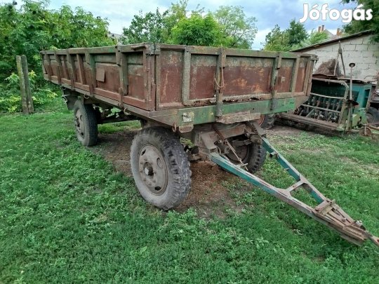 Fixes pótkocsi eladó 