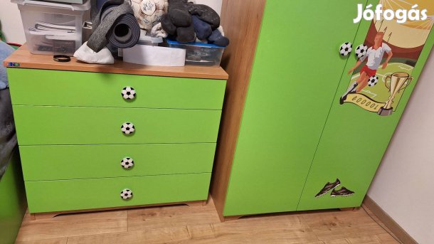 Focis ifjúsági bútor