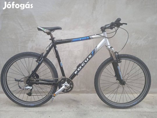 Focus, Shimano Deore felszereltségű 26"-os MTB, Schwalbe Winter szöges