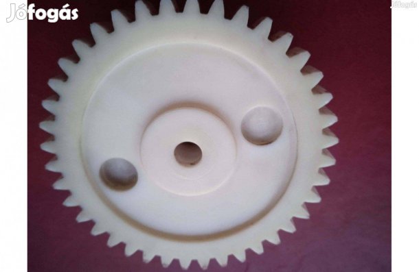 Fogaskerék , műanyag , 67 mm , fog vastagság 10 mm