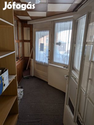 Földszinti Ékszerdoboz Dorog Szívében  Alacsony rezsi, klíma, biztons