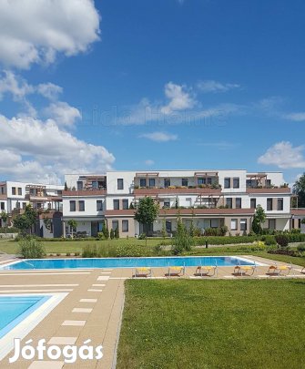 Földszinti, 2 szoba+nappalis nyaraló Balatonalmádiban!