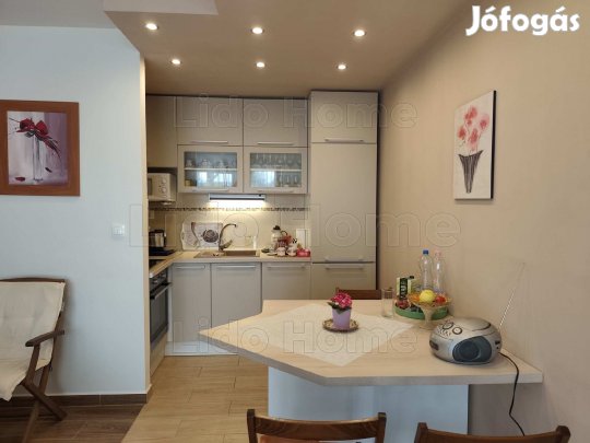 Földszinti, 2 szoba+nappalis téglalakás Balatonalmádiban!