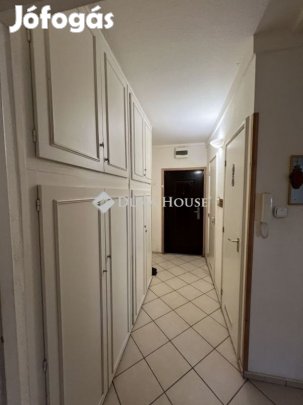 Földszinti kényelem Szeged szívében  saját garázzsal együtt eladó