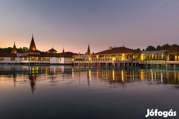 Földszinti lakás eladó Hévíz központjában!