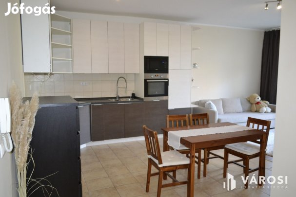 Földszinti téglalakás Herenden eladó!