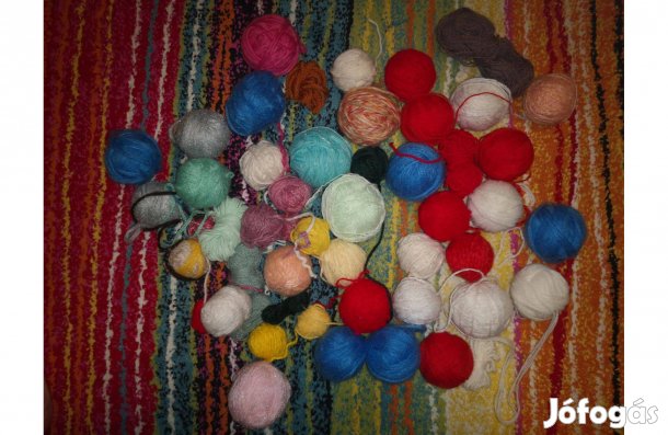 Fonalak vegyes színűek